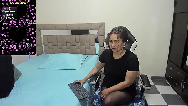 gabrielaponce11 online show from 05-07-26, 01:49