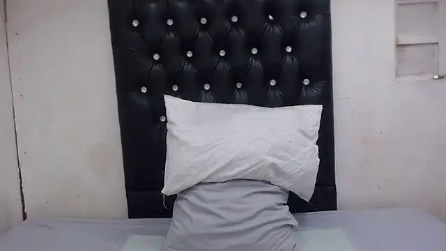 Snapshot of GlowGoddessxx chatting on 03-24-26, 05:12 GlowGoddessxx online show from 03-24-26, 05:12