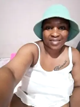 Snapshot of Yummyboomsbb chatting on 03-31-26, 09:10 Yummyboomsbb online show from 03-31-26, 09:10