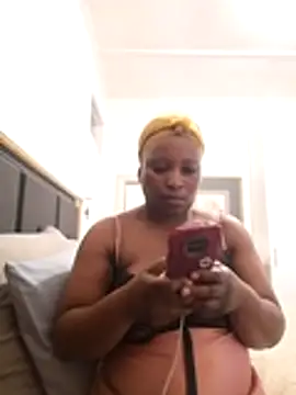 Snapshot of Yummyboomsbb chatting on 04-07-26, 05:19 Yummyboomsbb online show from 04-07-26, 05:19