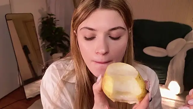 Angell Wild online show from 03-11-26, 04:35