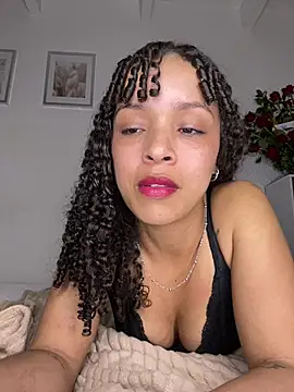 Snapshot of Yasmin777_ chatting on 05-15-26, 05:03 Yasmin777 online show from 05-15-26, 05:03