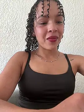 Snapshot of Yasmin777_ chatting on 05-28-26, 04:59 Yasmin777 online show from 05-28-26, 04:59