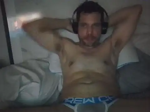 Snapshot of cloudsnfun chatting on 04-05-26, 09:39 cloudsnfun online show from 04-05-26, 09:39