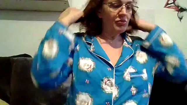 Snapshot of RubyyRosee chatting on 03-21-26, 06:40 RubyyRosee online show from 03-21-26, 06:40