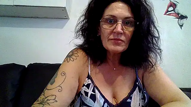Snapshot of RubyyRosee chatting on 06-25-26, 05:23 RubyyRosee online show from 06-25-26, 05:23