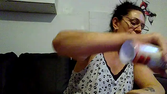 Snapshot of RubyyRosee chatting on 06-27-26, 05:23 RubyyRosee online show from 06-27-26, 05:23