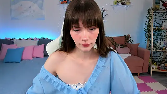 Snapshot of Zoe_Vee chatting on 07-18-26, 03:54 Zoe Vee online show from 07-18-26, 03:54