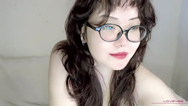 tsunade chan online show from 12-19-25, 04:41