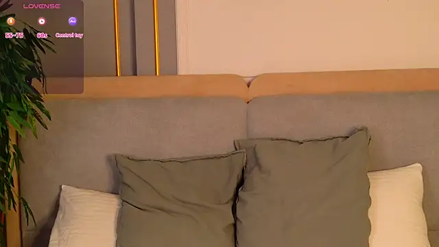 AdoraCortes online show from 04-08-26, 05:07