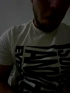 Snapshot of MikeFake chatting on 01-07-26, 11:07 MikeFake online show from 01-07-26, 11:07