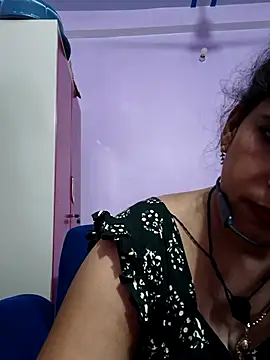 Snapshot of Sonalihot_ chatting on 06-19-26, 04:28 Sonalihot online show from 06-19-26, 04:28