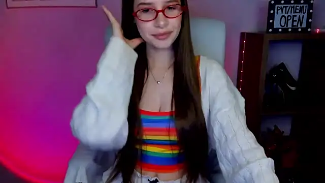Snapshot of LuxMaya chatting on 05-18-26, 06:30 LuxMaya online show from 05-18-26, 06:30