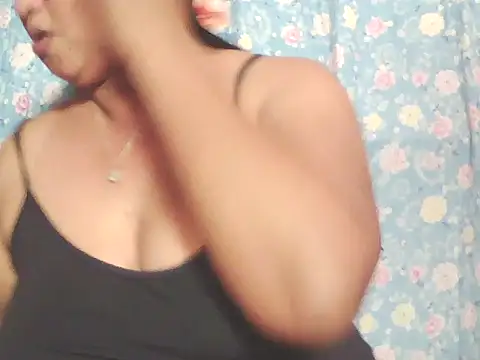 hotolivia34 online show from 12-14-25, 12:10