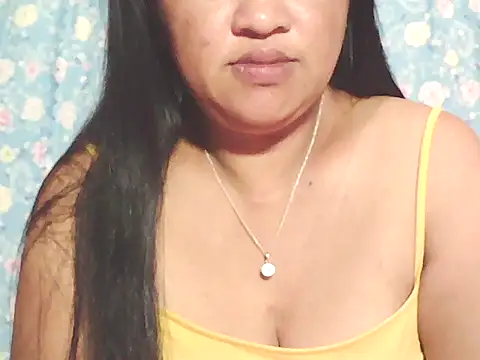 hotolivia34 online show from 12-21-25, 02:24