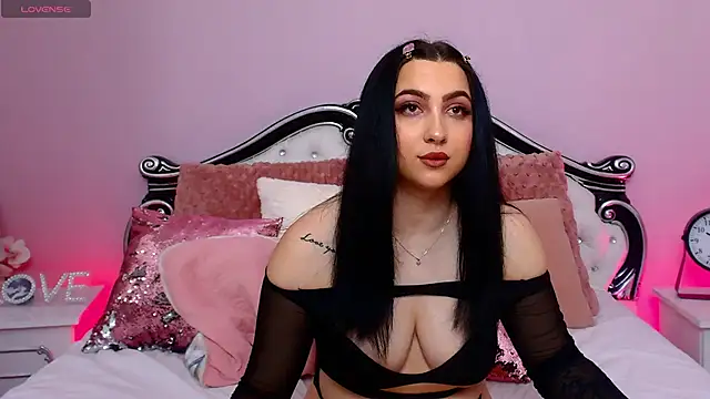 Snapshot of SweetySasha18 chatting on 05-25-26, 05:41 SweetySasha18 online show from 05-25-26, 05:41