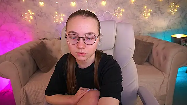 ArrinaWairr online show from 03-19-26, 07:34