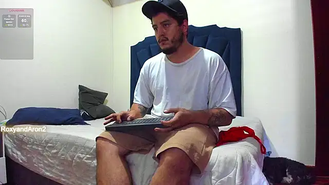 Snapshot of RoxyandAron2 chatting on 03-09-26, 02:21 RoxyandAron2 online show from 03-09-26, 02:21