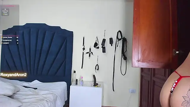 Snapshot of RoxyandAron2 chatting on 03-21-26, 09:29 RoxyandAron2 online show from 03-21-26, 09:29