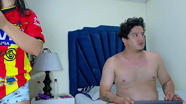 Snapshot of RoxyandAron2 chatting on 04-02-26, 12:03 RoxyandAron2 online show from 04-02-26, 12:03