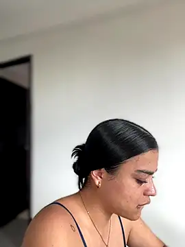 JuanitaMore01 online show from 11-11-25, 07:14