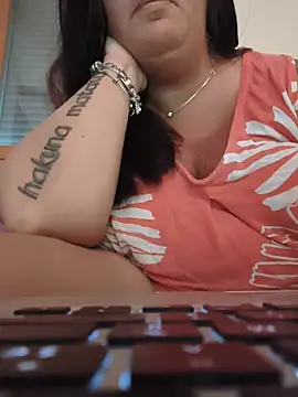 Snapshot of LaReginaNera chatting on 06-16-26, 06:43 LaReginaNera online show from 06-16-26, 06:43