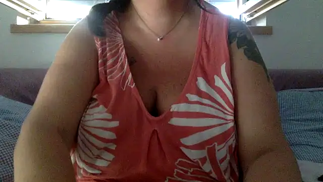 Snapshot of LaReginaNera chatting on 06-28-26, 06:30 LaReginaNera online show from 06-28-26, 06:30