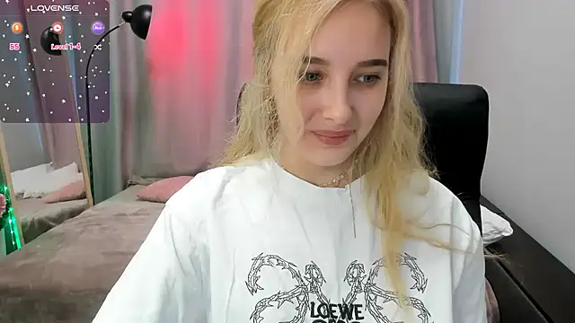 TaisiaHot online show from 04-14-26, 08:20