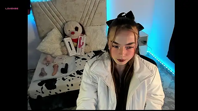 Mia Victoria22 online show from 04-11-26, 03:11