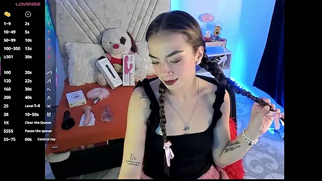 Mia Victoria22 online show from 07-15-26, 06:02