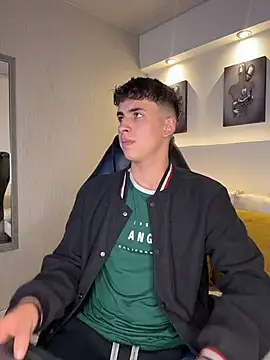 AdrianRinaldi online show from 04-14-26, 08:04