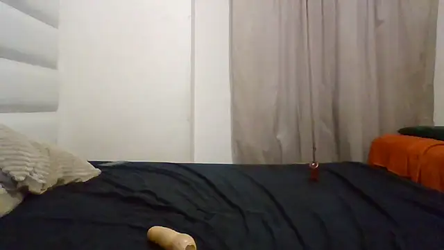 Snapshot of SexyNonnyy chatting on 06-25-26, 04:01 SexyNonnyy online show from 06-25-26, 04:01
