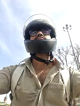 Snapshot of YoursThickDick chatting on 03-28-26, 04:12 YoursThickDick online show from 03-28-26, 04:12