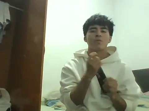 Snapshot of Babydemilk chatting on 03-26-26, 02:50 Babydemilk online show from 03-26-26, 02:50