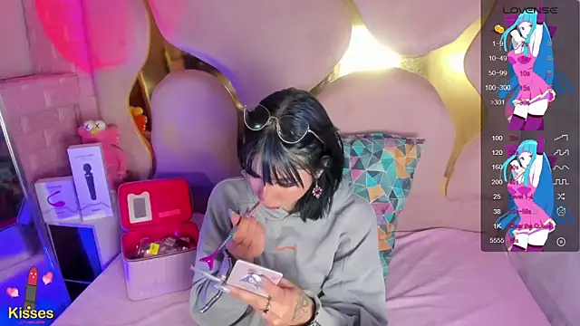 Niina Sissy online show from 03-05-26, 07:59