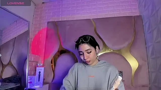 Niina Sissy online show from 03-18-26, 04:26