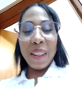 Elowen Clark online show from 04-05-26, 07:11