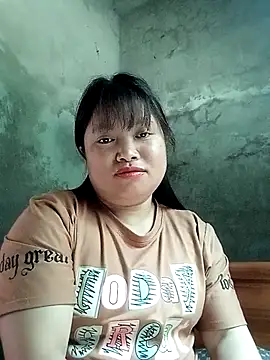 Snapshot of Tdtd57 chatting on 03-28-26, 04:12 Tdtd57 online show from 03-28-26, 04:12