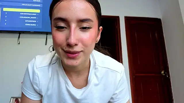 Adhara Kitten online show from 07-30-26, 03:55