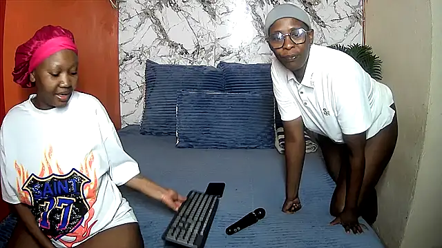 CouplesX96xx online show from 05-13-26, 03:15