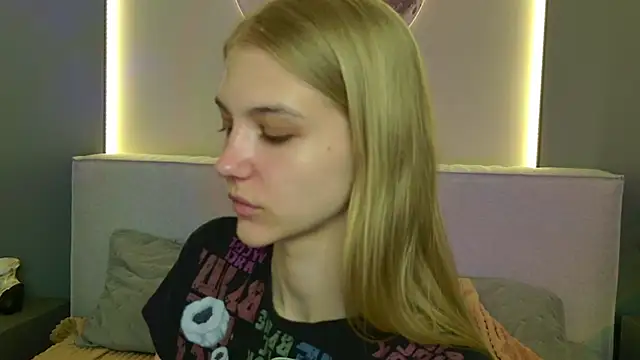 4example Chloe online show from 04-10-26, 05:34