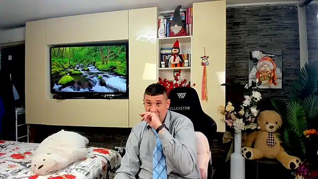 SpartacusDaddy48 online show from 04-01-26, 12:28