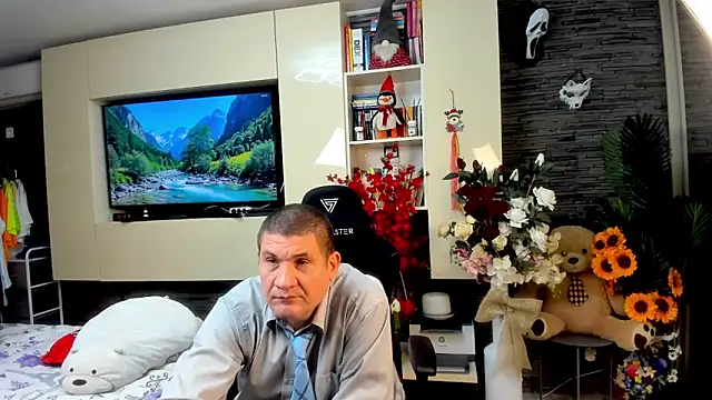 SpartacusDaddy48 online show from 05-16-26, 12:29