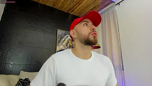 Snapshot of Maximo_Wolff chatting on 10-28-25, 08:00 Maximo Wolff online show from 10-28-25, 08:00