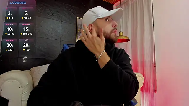 Snapshot of Maximo_Wolff chatting on 11-02-25, 08:00 Maximo Wolff online show from 11-02-25, 08:00