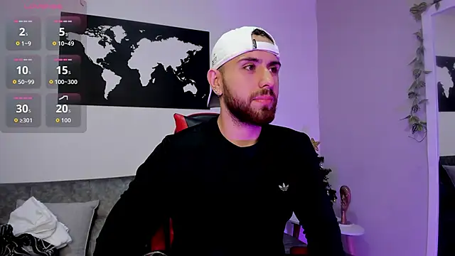 Snapshot of Maximo_Wolff chatting on 12-16-25, 08:14 Maximo Wolff online show from 12-16-25, 08:14