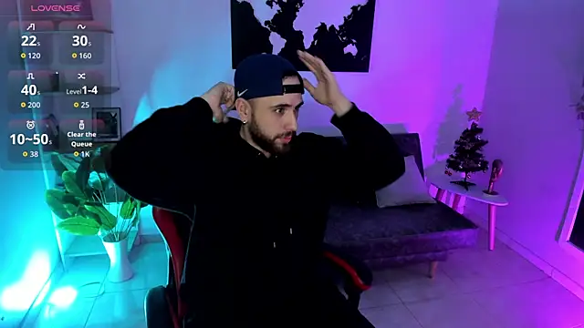 Snapshot of Maximo_Wolff chatting on 12-19-25, 04:08 Maximo Wolff online show from 12-19-25, 04:08