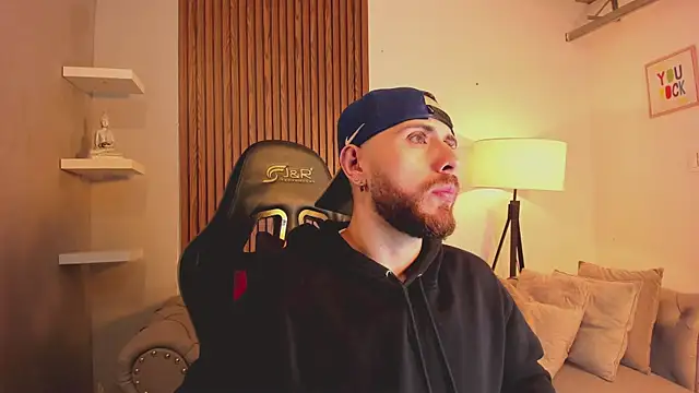 Snapshot of Maximo_Wolff chatting on 01-09-26, 09:16 Maximo Wolff online show from 01-09-26, 09:16