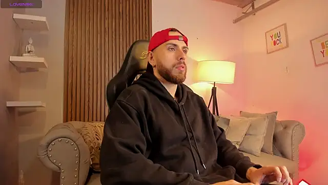 Snapshot of Maximo_Wolff chatting on 01-11-26, 10:04 Maximo Wolff online show from 01-11-26, 10:04