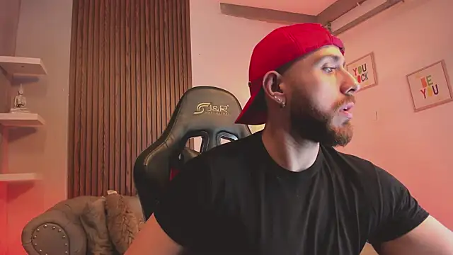 Snapshot of Maximo_Wolff chatting on 01-12-26, 08:25 Maximo Wolff online show from 01-12-26, 08:25